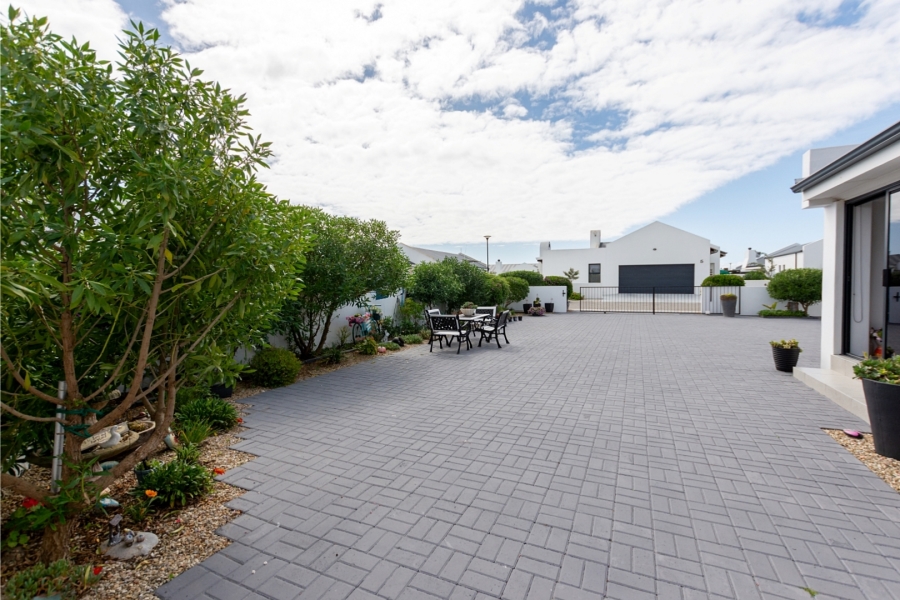 3 Bedroom Property for Sale in Velddrif Western Cape